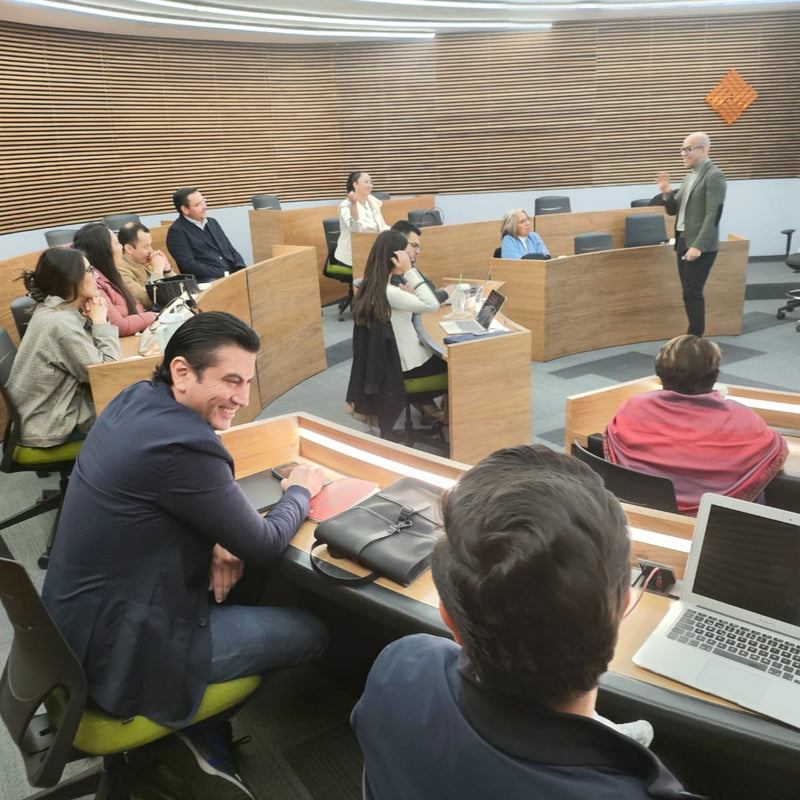 Cargue la imagen en el visor de la galería, Diplomado en Luxury Sales