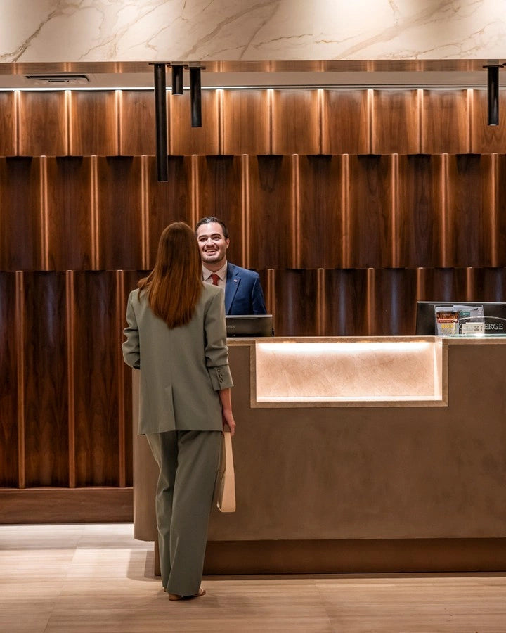 Cargue la imagen en el visor de la galería, Diplomado en Luxury Experience &amp; Service
